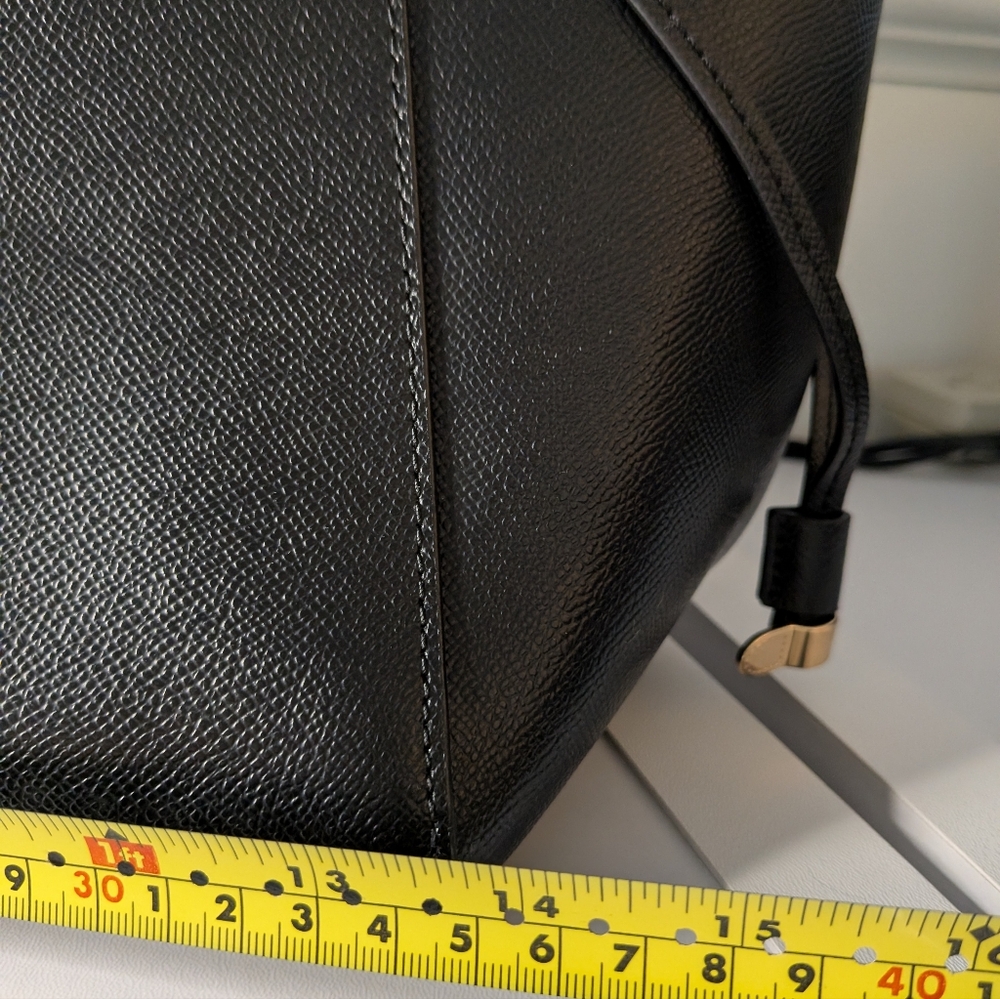 Michael Kors Voyager Tote With Black Leather - Picture 11 of 11